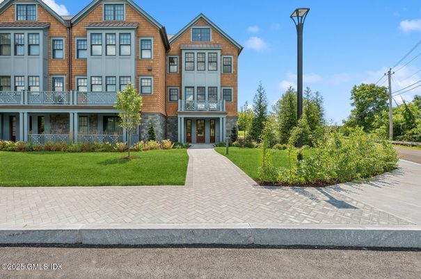 Exterior, Facade, Brick Facade, Rowhouse