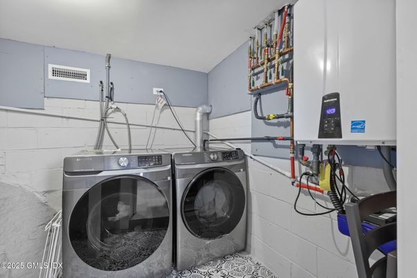 Interior, Washer