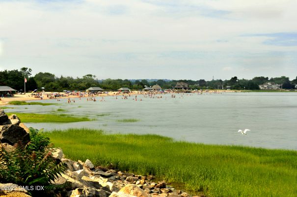 Exterior, Lake