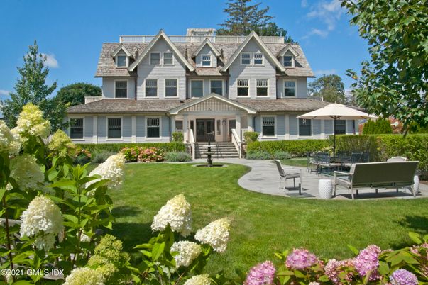 Backyard, Exterior, Facade, Queen Anne Victorian