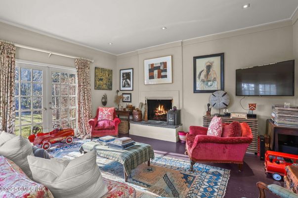 Fireplace, Interior, Living room, Recessed Lighting