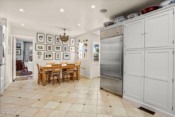 Dining room, Interior, Kitchen, Recessed Lighting, Stainless Steel Appliances