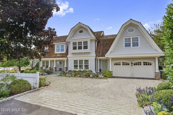 Attached, Exterior, Facade, Farmhouse