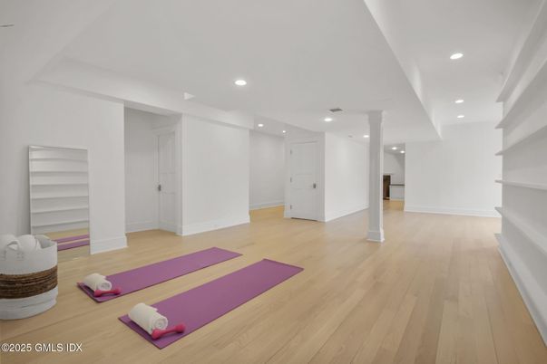 Interior, Recessed Lighting, Wood Texture Flooring