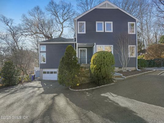 Attached, Exterior, Facade, Split Level