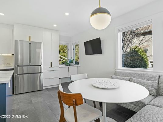 Dining room, Interior, Kitchen, Recessed Lighting, Stainless Steel Appliances