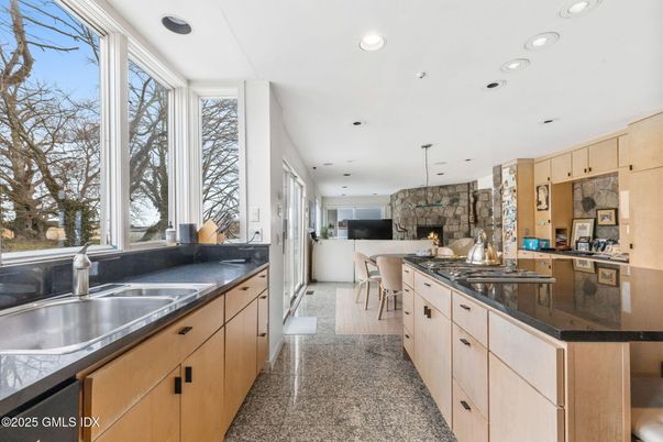 Dining room, Interior, Kitchen, Pendant Lights, Recessed Lighting, Stainless Steel Appliances