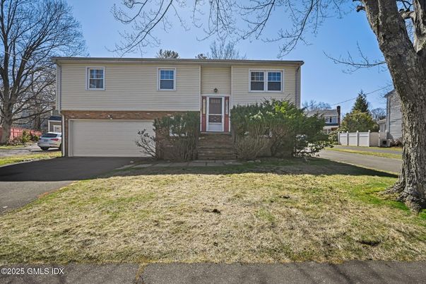Attached, Exterior, Facade, Raised Ranch