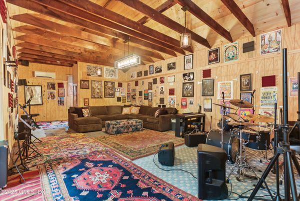 Interior, Living room, Pendant Lights, Wooden Beams, Wooden Ceilings, Wooden Walls
