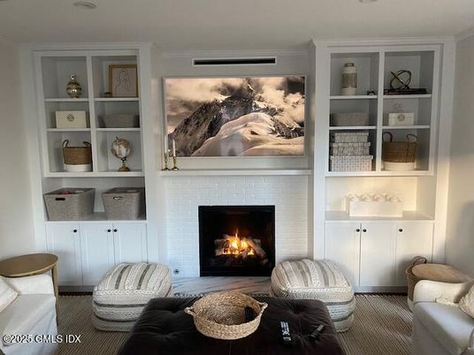 Fireplace, Interior, Recessed Lighting