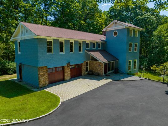 Attached, Exterior, Facade, Raised Ranch
