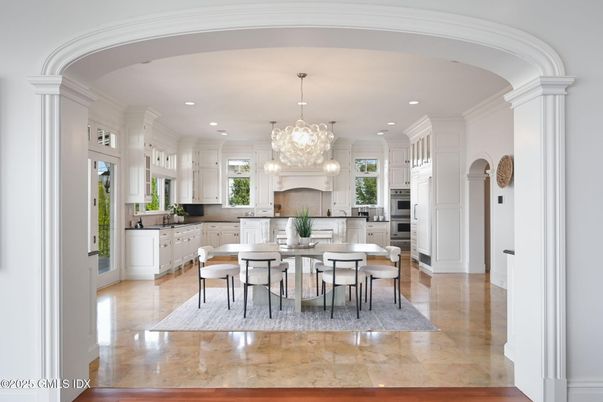 Chandelier, Dining room, Interior, Kitchen, Pendant Lights, Recessed Lighting, Stainless Steel Appliances