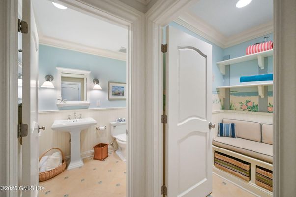 Bathroom, Interior, Recessed Lighting