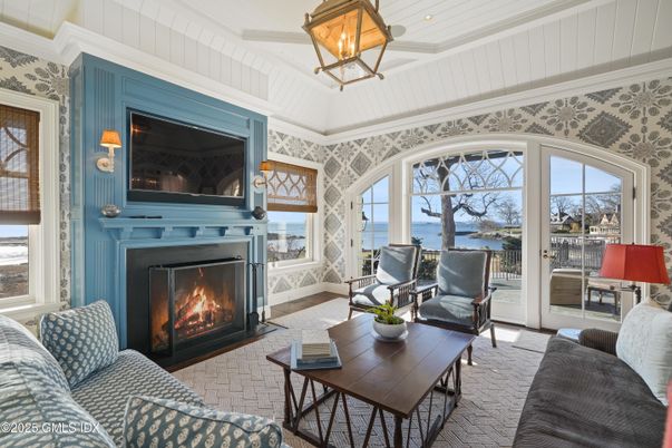 Fireplace, Interior, Living room, Recessed Lighting, Water