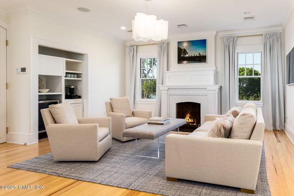 Fireplace, Interior, Living room, Pendant Lights, Recessed Lighting, Wood Texture Flooring