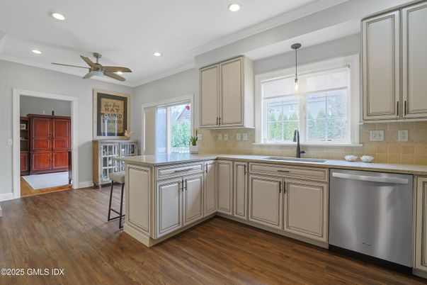 Interior, Kitchen, Pendant Lights, Recessed Lighting, Wood Texture Flooring