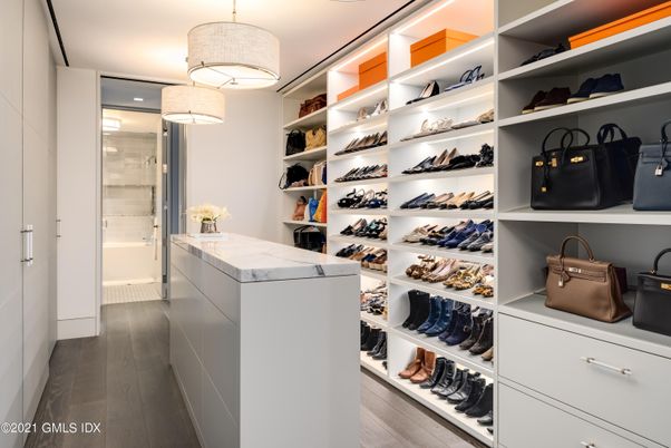 Interior, Pendant Lights, Recessed Lighting, Walk-in Closets, Wood Texture Flooring