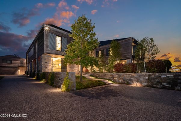 Attached, Exterior, Facade, Modern