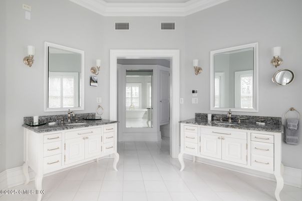 Bathroom, Dual Sink Vanities, Interior