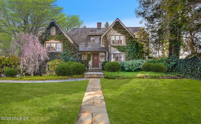 Exterior, Facade, Tudor Revival