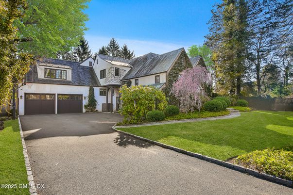 Attached, Exterior, Facade, Tudor Revival