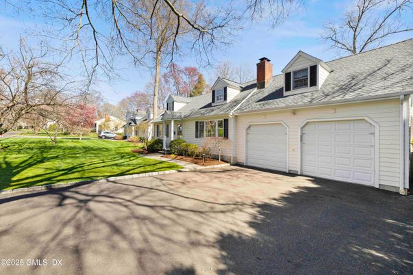Attached, Exterior, Facade, Cape Cod