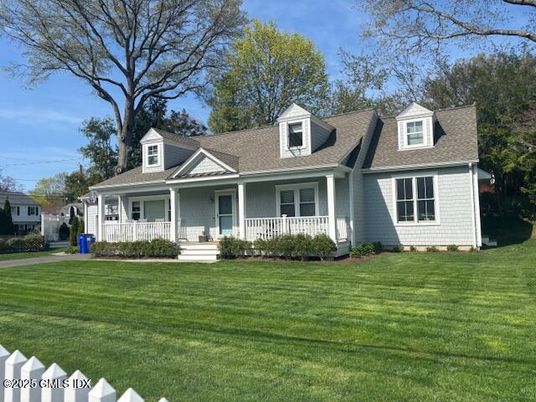 Backyard, Exterior, Facade, Cape Cod