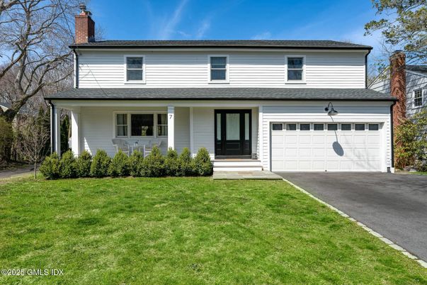 Attached, Exterior, Facade, Split Level