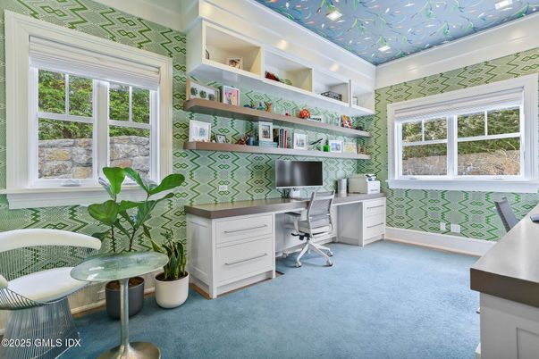 Home Office, Interior