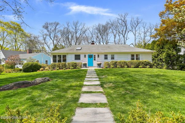 Backyard, Exterior, Facade, Ranch