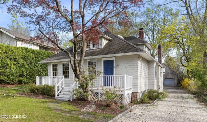 Exterior, Facade, American Foursquare