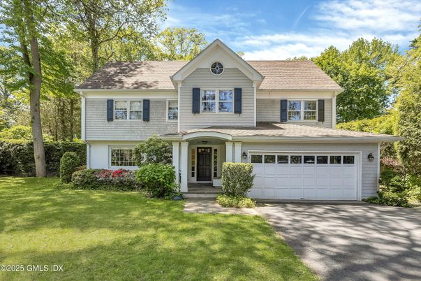 Attached, Exterior, Facade, Farmhouse