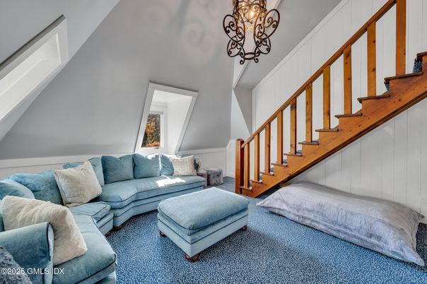Chandelier, Interior, Living room