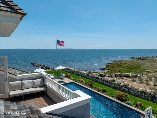 Exterior, Pool, Water