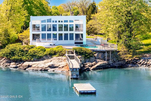 Exterior, Lake
