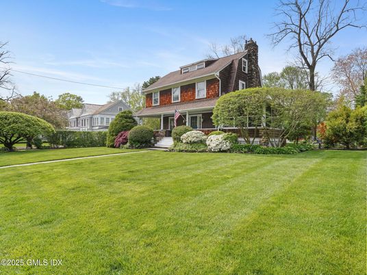 Backyard, Exterior, Facade, Brick Facade, Georgian