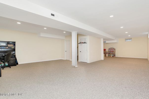 Empty room, Interior, Recessed Lighting