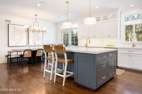 Chandelier, Dining room, Interior, Kitchen, Pendant Lights, Recessed Lighting, Wood Texture Flooring