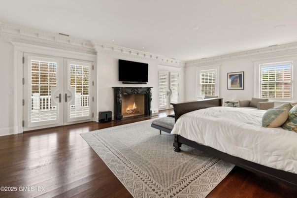 Bedroom, Fireplace, Interior, Recessed Lighting, Wood Texture Flooring