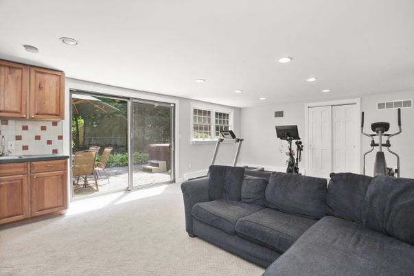 Fitness Equipment, Interior, Living room, Recessed Lighting