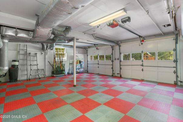 Garage, Interior