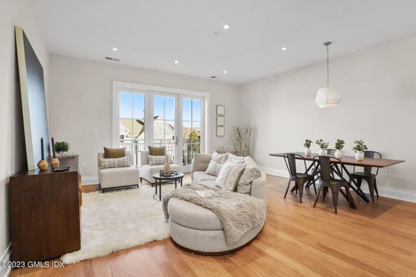 Dining room, Interior, Living room, Pendant Lights, Recessed Lighting, Wood Texture Flooring