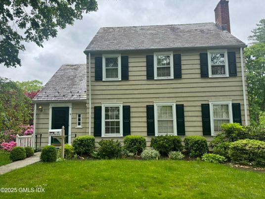Exterior, Facade, Cape Cod