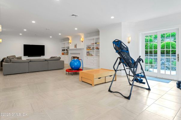 Fireplace, Fitness Equipment, Interior, Living room, Recessed Lighting