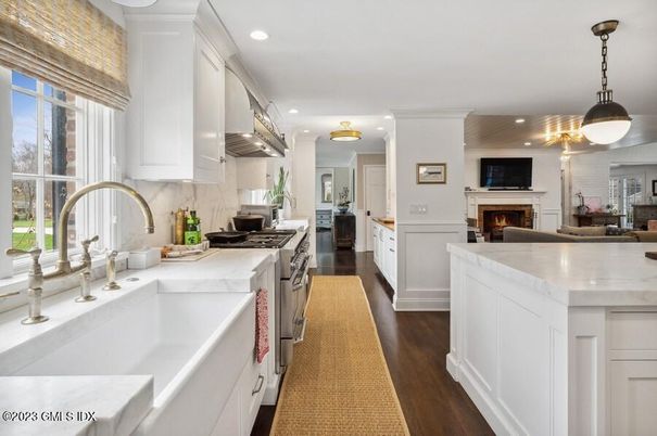 Fireplace, Interior, Kitchen, Pendant Lights, Recessed Lighting, Wood Texture Flooring