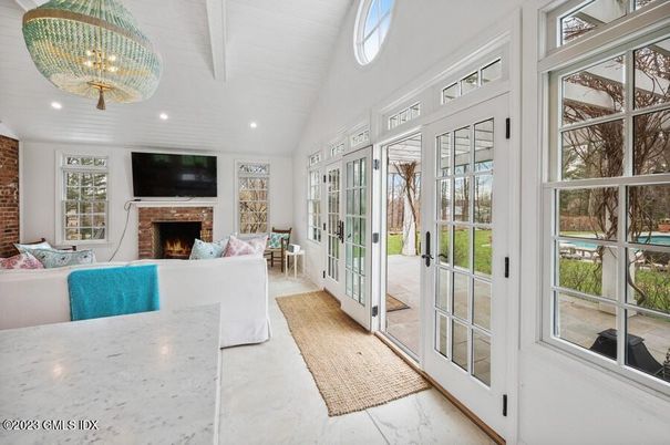 Chandelier, Fireplace, Interior, Living room, Recessed Lighting