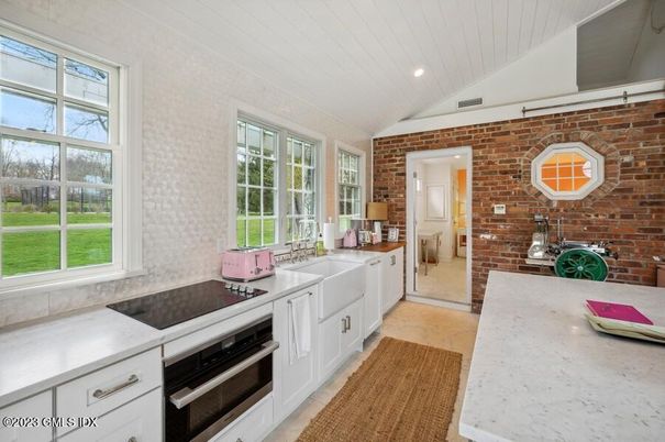 Interior, Kitchen, Recessed Lighting, Stone Walls