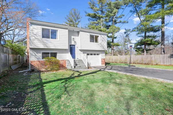 Attached, Exterior, Facade, Raised Ranch