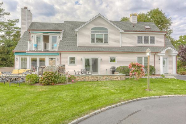 Attached, Exterior, Facade, Farmhouse