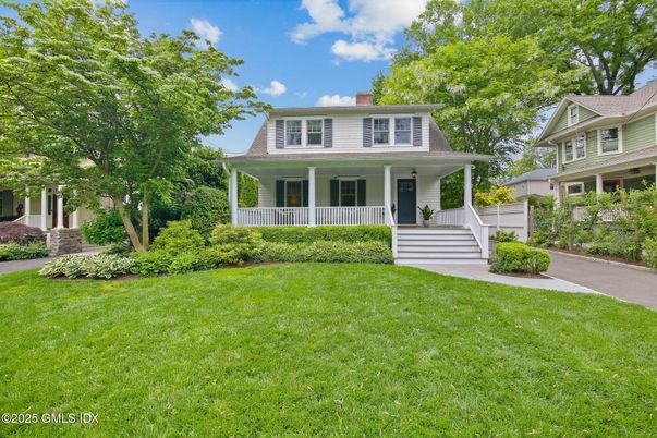 Backyard, Exterior, Facade, American Foursquare